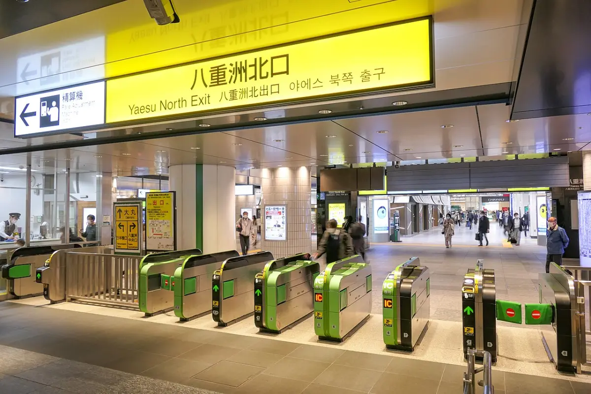 IC card ticket gates at the Yaesu North Exit of JR Tokyo Station